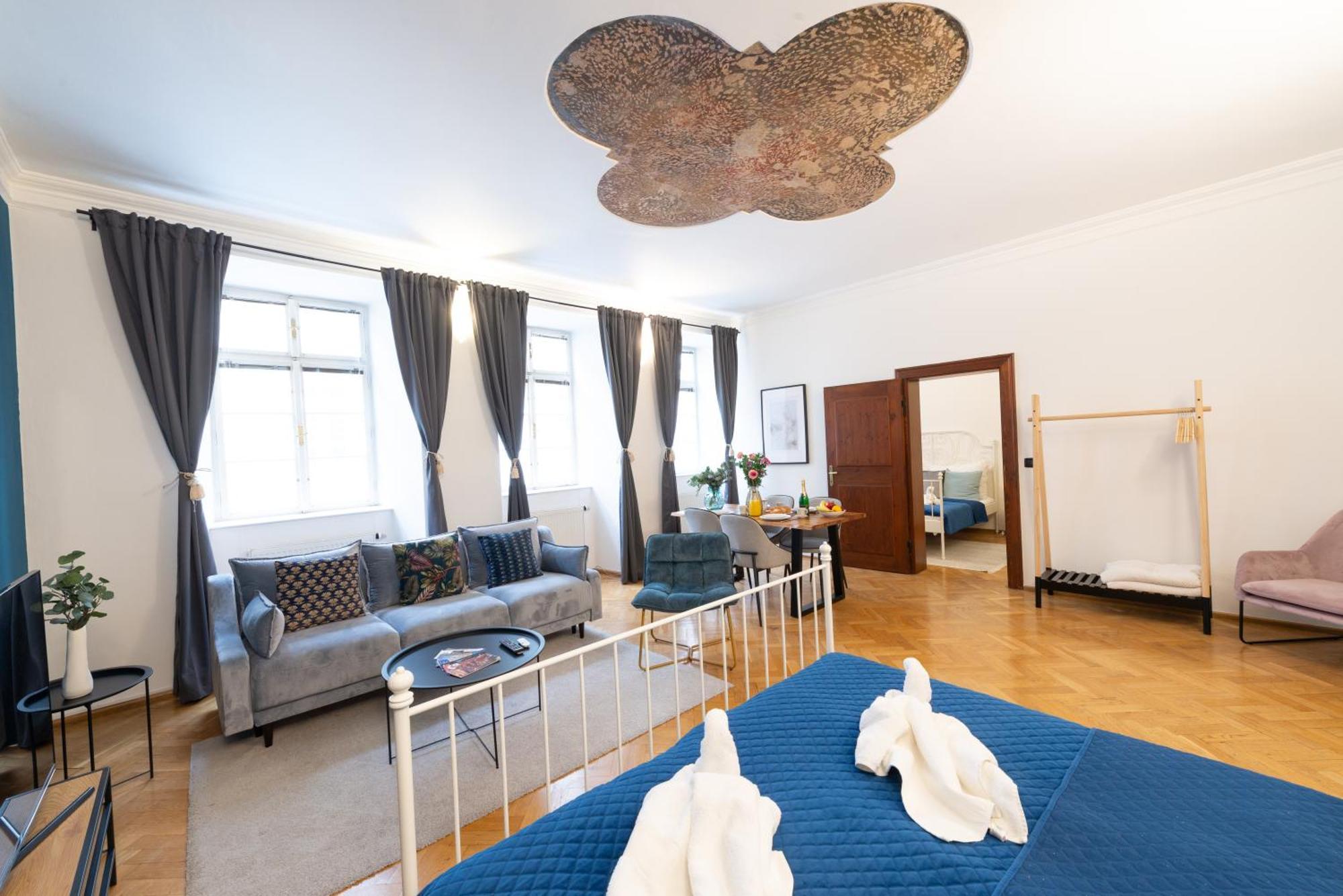 Best Price & Location - Historic Square Residency Прага Екстериор снимка